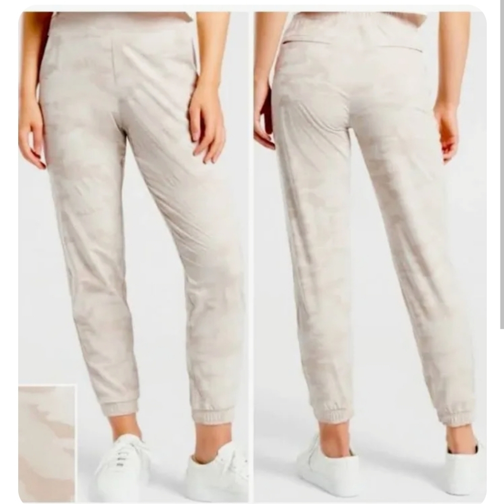 Athleta Brooklyn Jogger, Cream Camo, Size 8